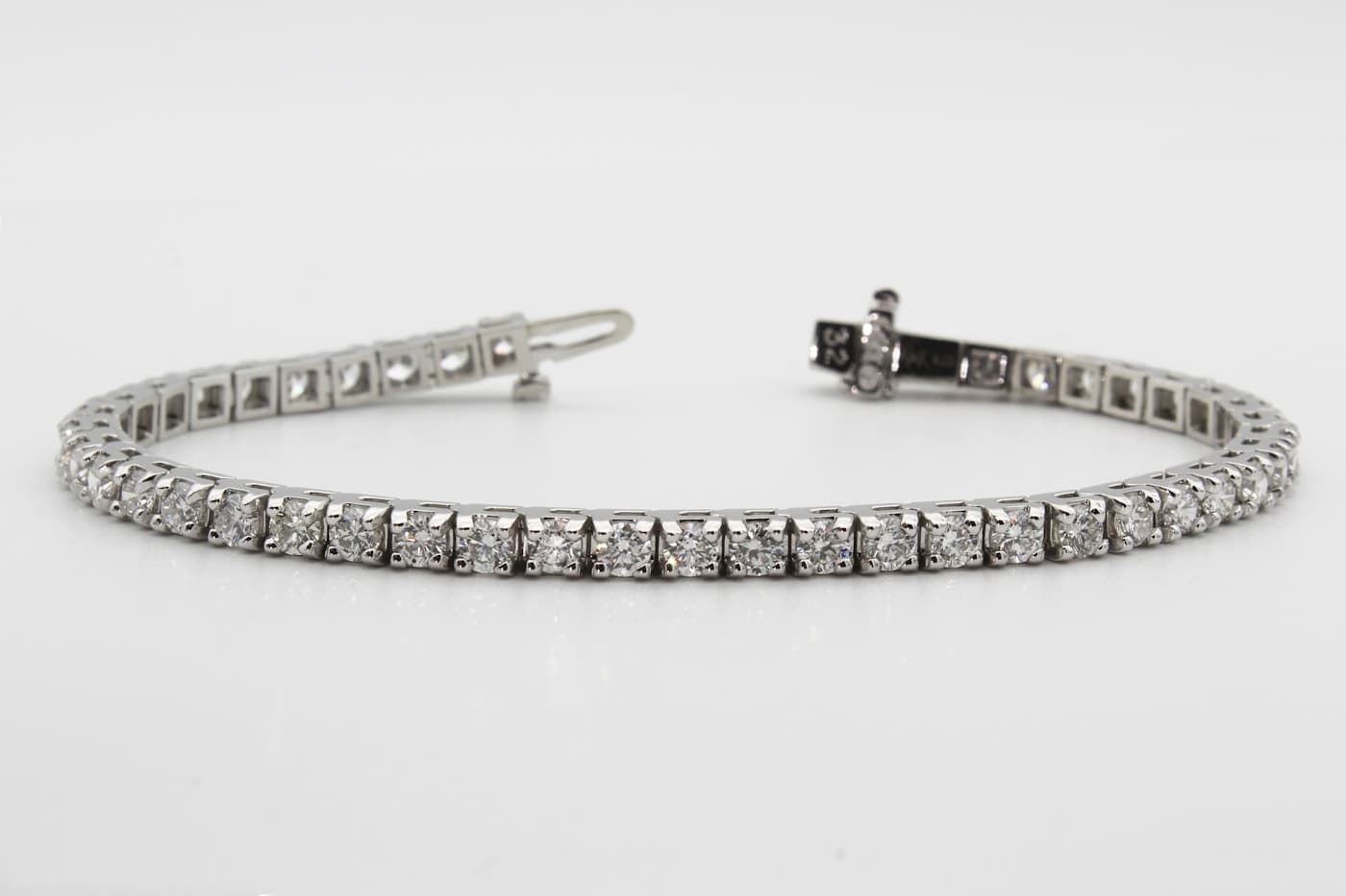 Single-row silver stone bracelet